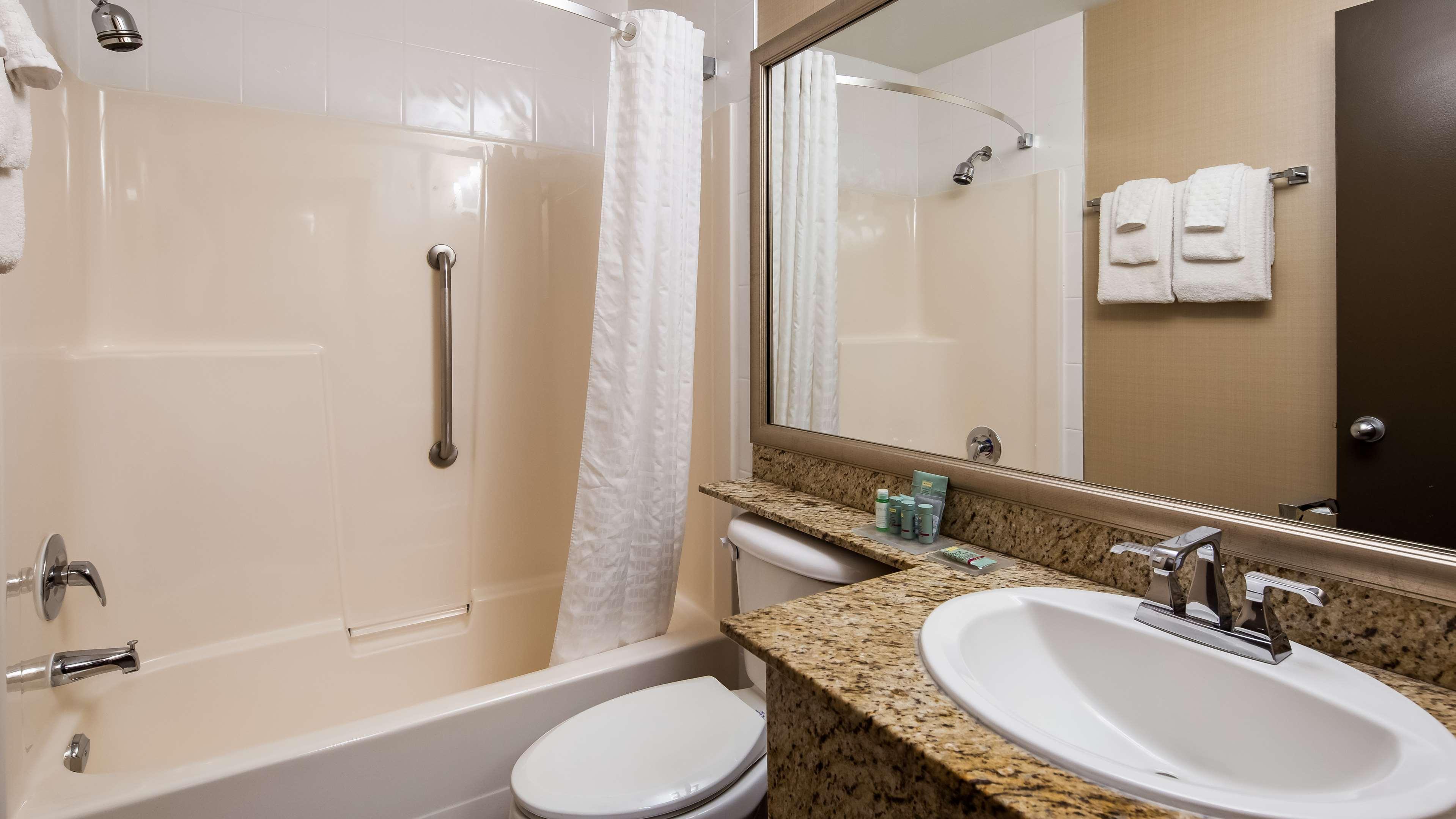 Best Western King George Inn & Suites Surrey Exterior foto